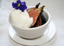 New Twist | Fresh Figs with Vanilla Ice Cream