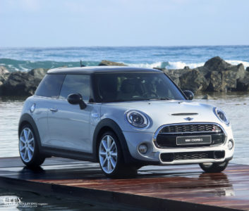City Style and Living Magazine Mini Cooper S 2014 in Puerto Rico Beach on water