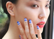 How to Get Striped Statement Nails