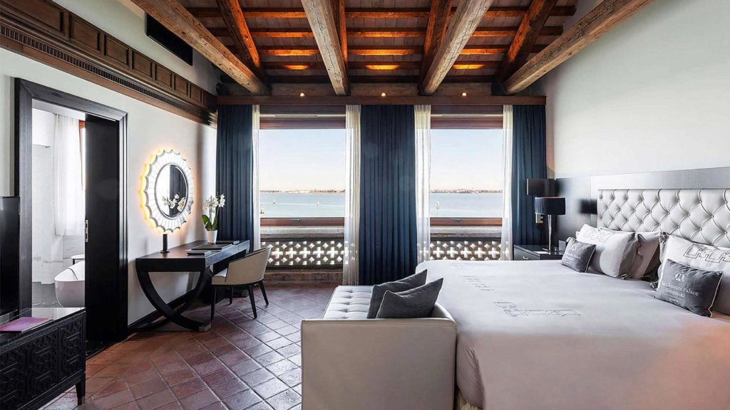 City Style and Living Summer 2023 The Hottest Summer European Escapes San Clemente Palace Kempinski, Venice Room