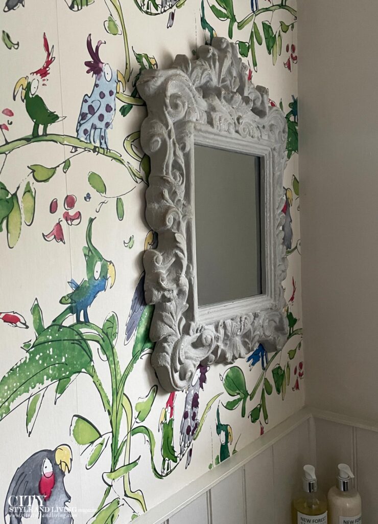 City Style and Living Winter 2024/2025 VRBO New Forest Cottage England Bathroom Bird Wallpaper