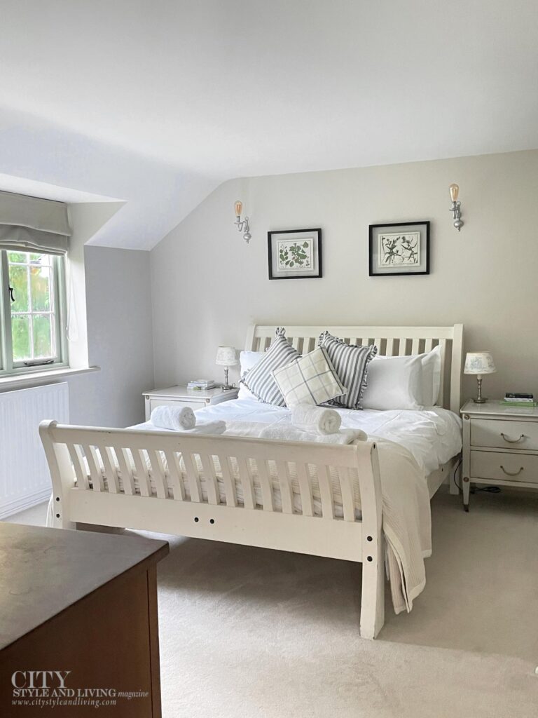City Style and Living Winter 2024/2025 VRBO New Forest Cottage England Bedroom