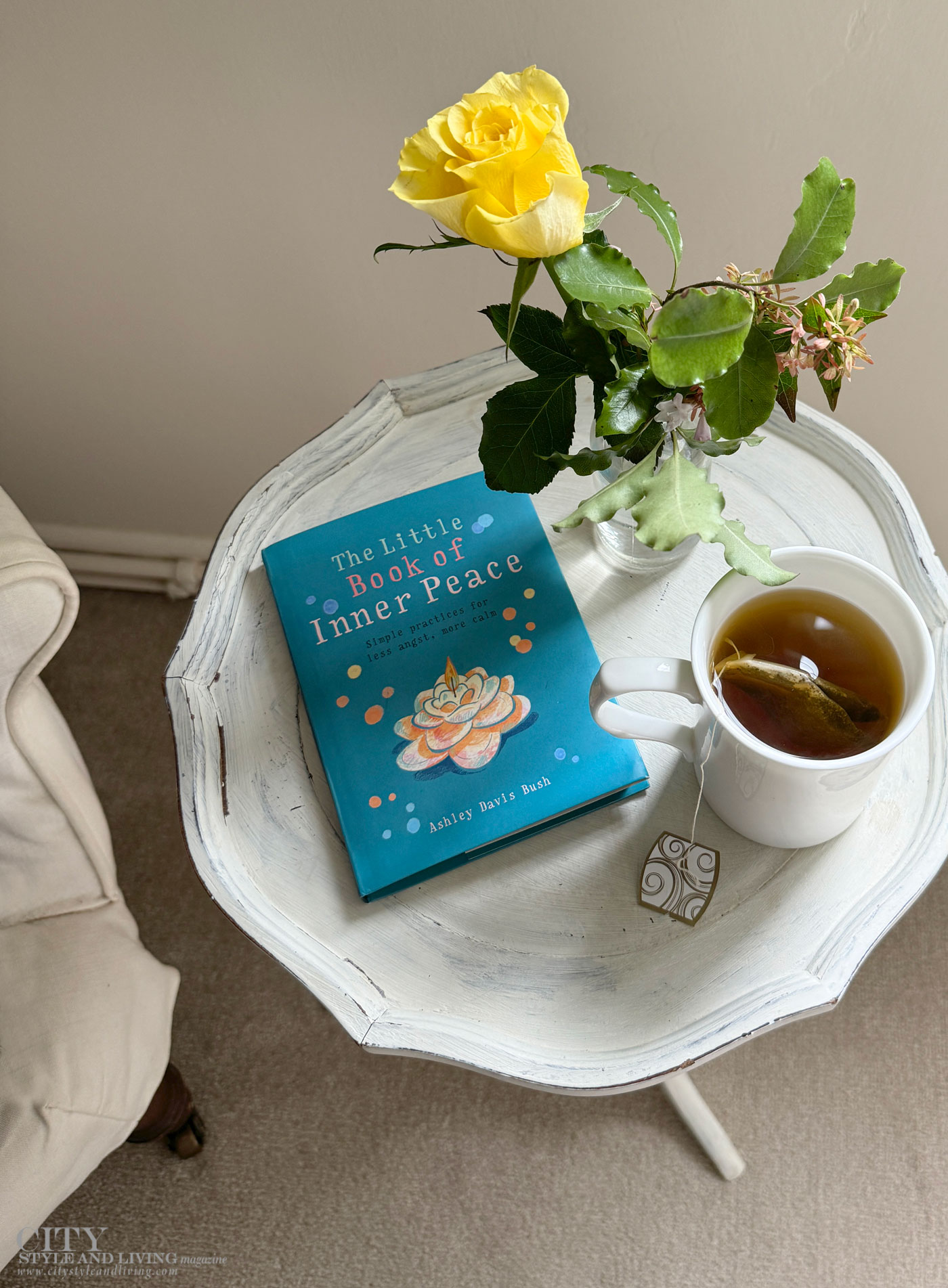 City Style and Living Winter 2024/2025 VRBO New Forest Cottage England Chair and Tea