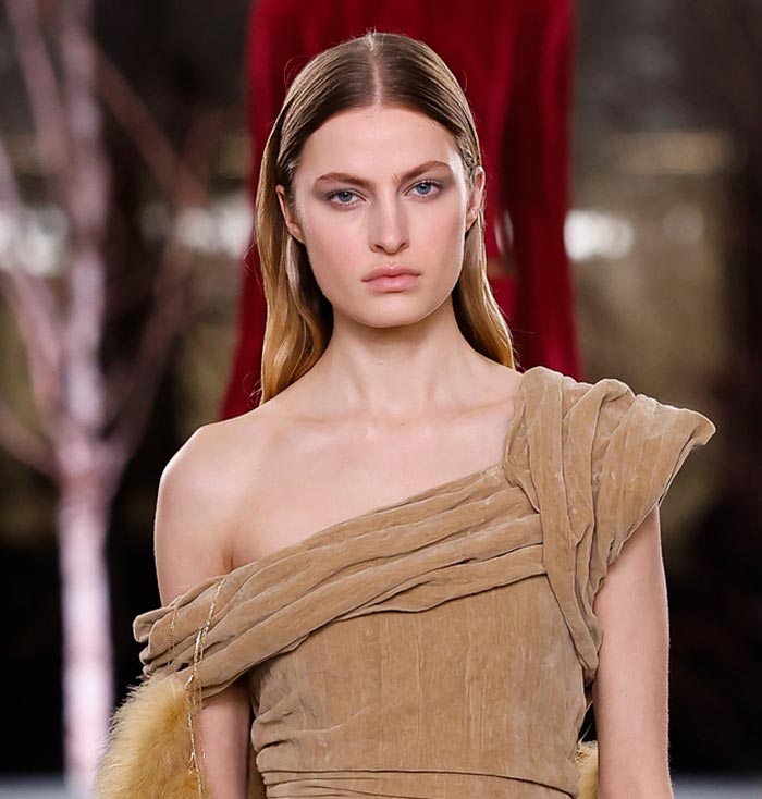 City Style and Living Magazine Fall 2025 2 Effortless Beauty Looks For Fall 2025 Nars Tory Burch