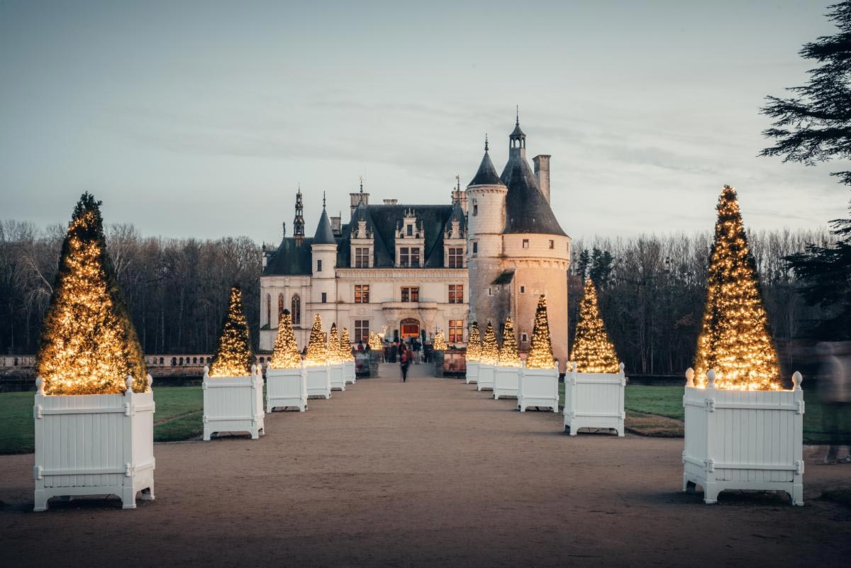 Chateau-Chenonceau City Style and Living Christmas in Loire Valley