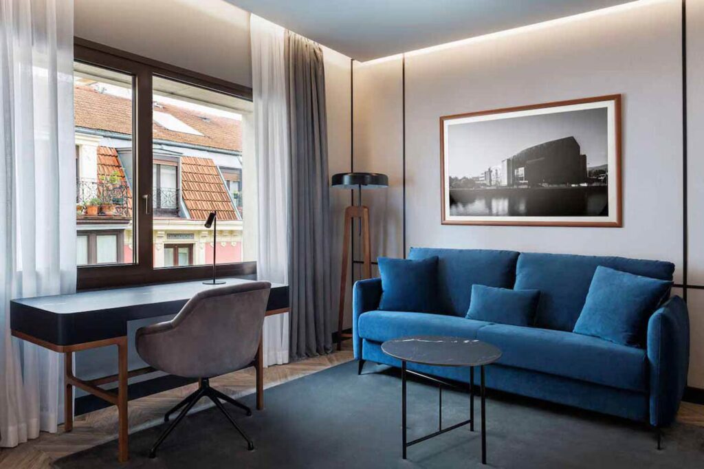 City Style and Living Basque Radisson Bilbao Suite